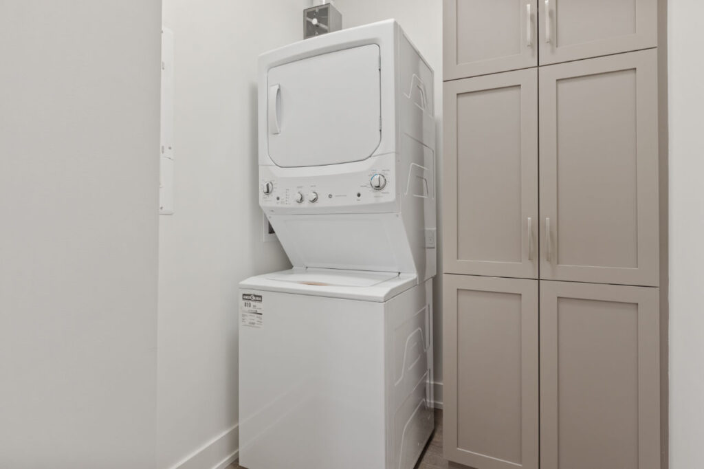 Washer/Dryer unit is a great laundry space saver